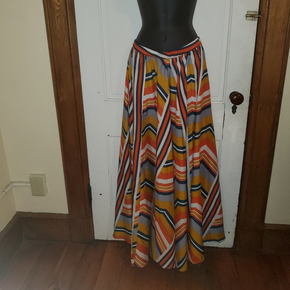 Maxi skirt, Geometric design